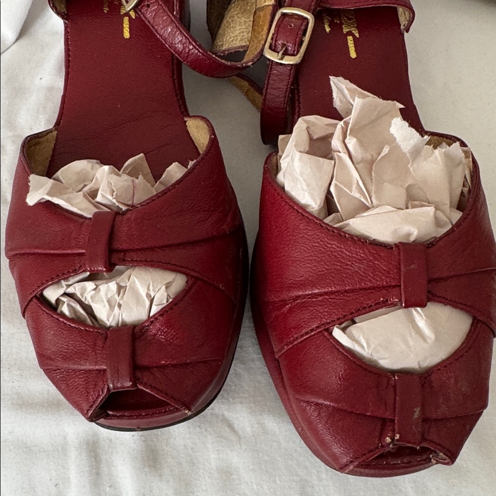 RE-MIX Red Leather Women's 1940’s style Sandals - Picture 8 of 8